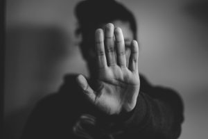 Violenza di genere: un’emergenza persistente nell’era moderna